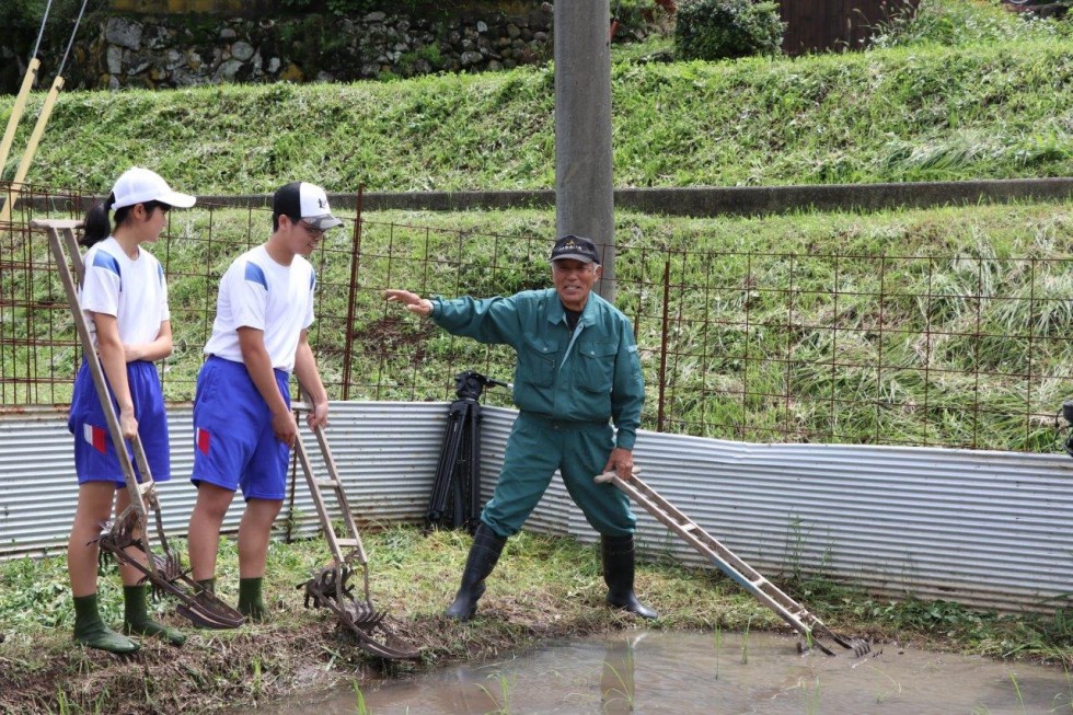 梅雨の晴れ間の八反ずり体験　～田染中学校　～の画像7