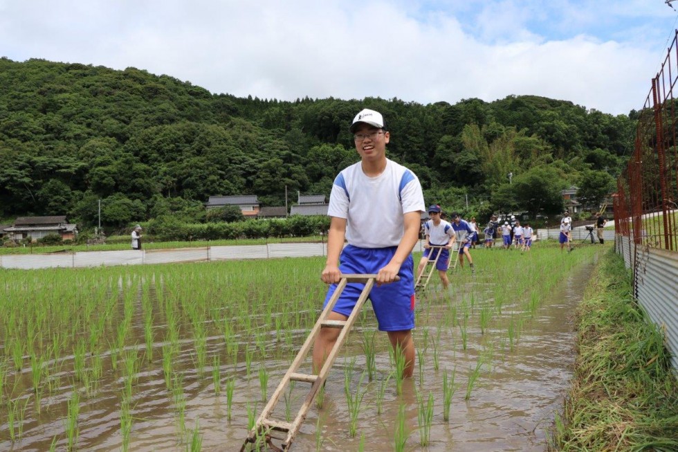 梅雨の晴れ間の八反ずり体験　～田染中学校　～の画像8