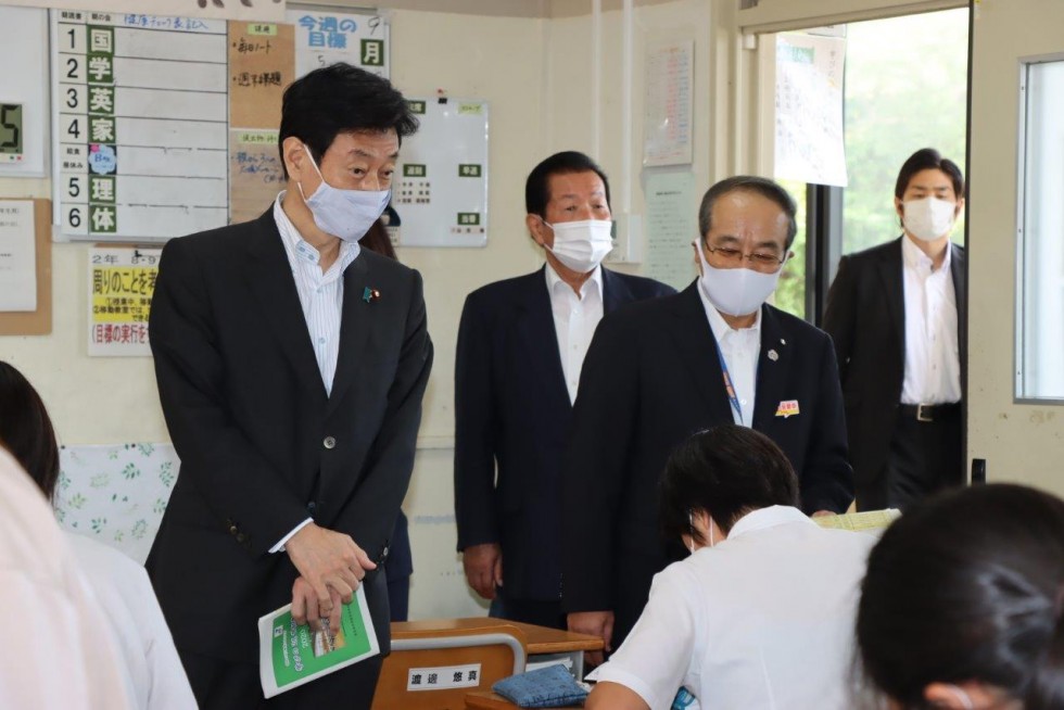 西村経済再生担当大臣が豊後高田市を訪れましたの画像3