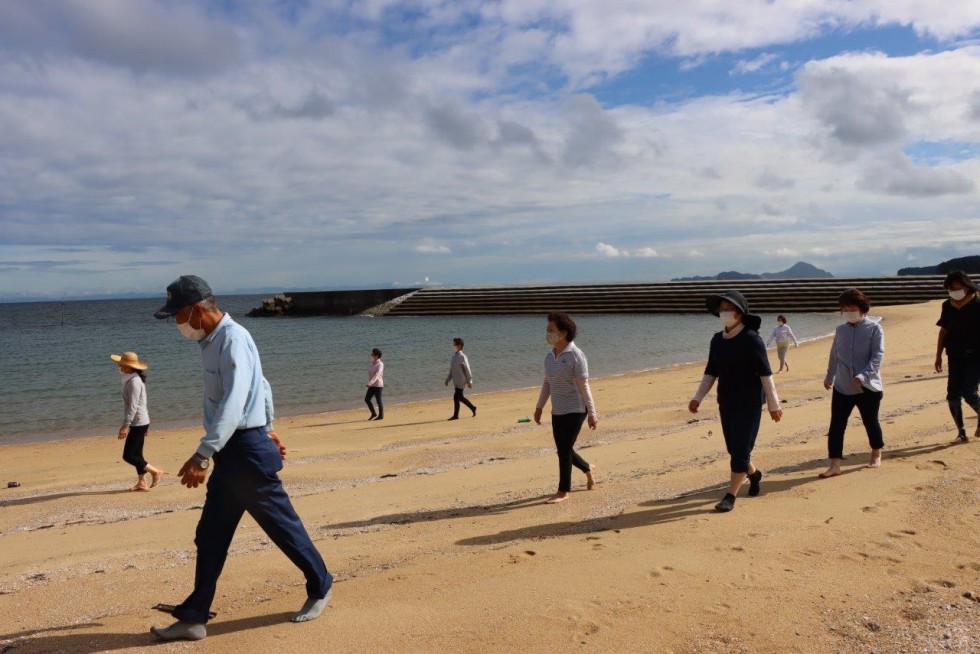 潮風を浴びながら砂浜で歩こう！　～長崎鼻サンドウォーク～の画像7