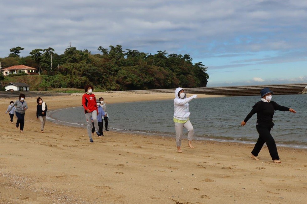 潮風を浴びながら砂浜で歩こう！　～長崎鼻サンドウォーク～の画像9