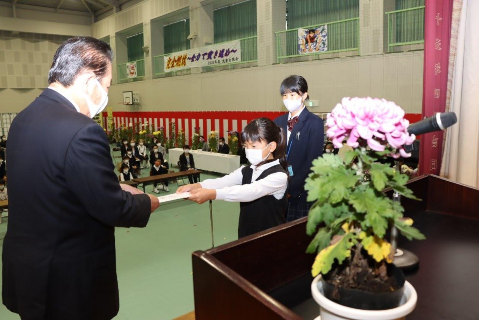 アルミ缶を集めて介護ベットを寄贈～戴星学園で30年目を迎える伝統の活動～の画像9