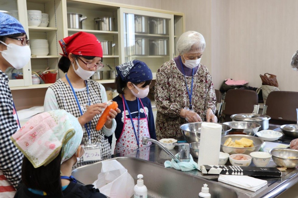 日本の食文化「おせち」づくりで国際交流の画像11