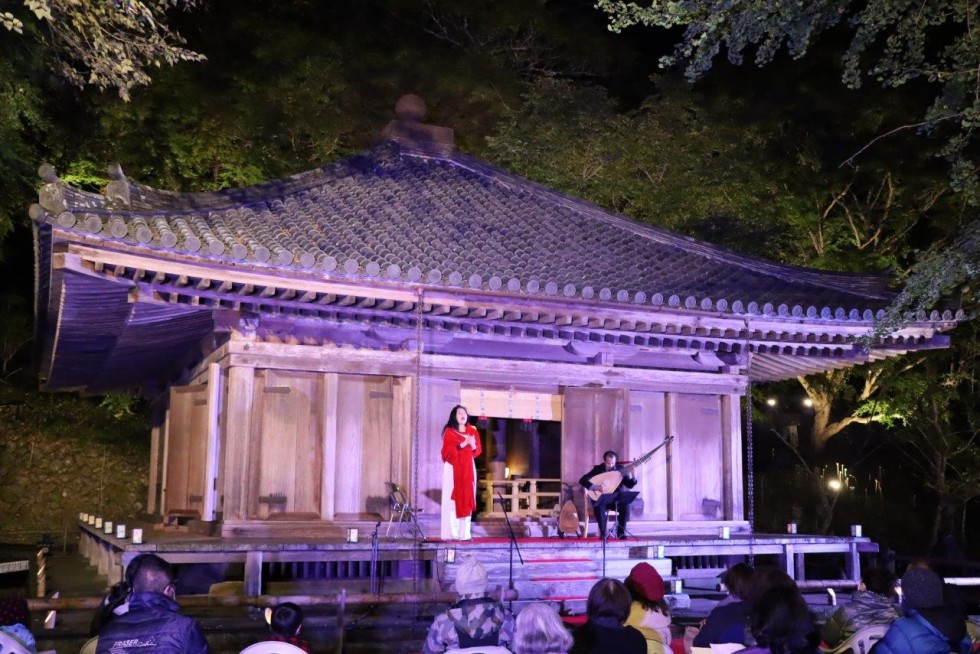 ライトアップされた富貴寺大堂で幻想的なひとときを　～メゾソプラノ＆リュート　創作日本舞踊の夕べ～の画像13