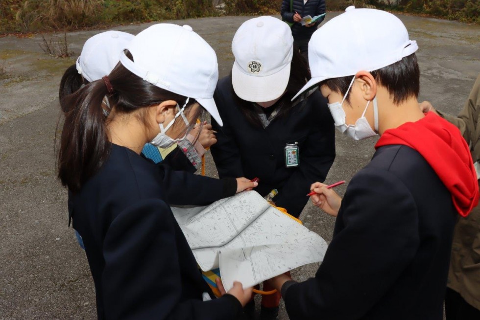 自分たちで確認した危険な場所をマッピング！　～桂陽小学校防災フィールドワーク・防災マップ作り～の画像5