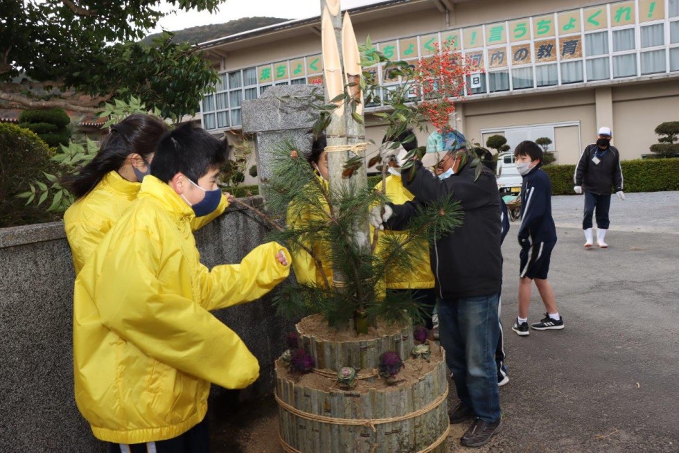 新年を迎える門松づくり交流～河内中学校～の画像13