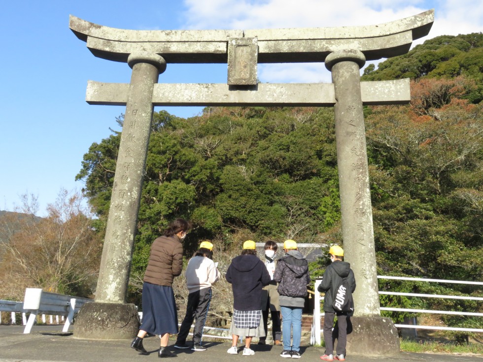 引瀬神社・保食宮参道石橋（市指定有形文化財）の画像1