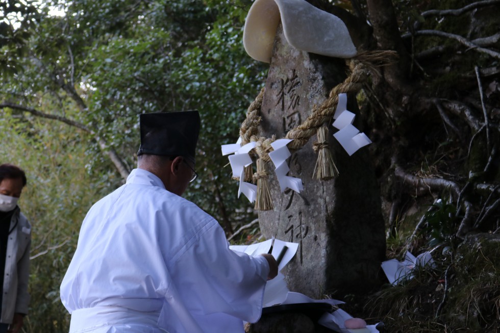 同様に神事を行いますの画像