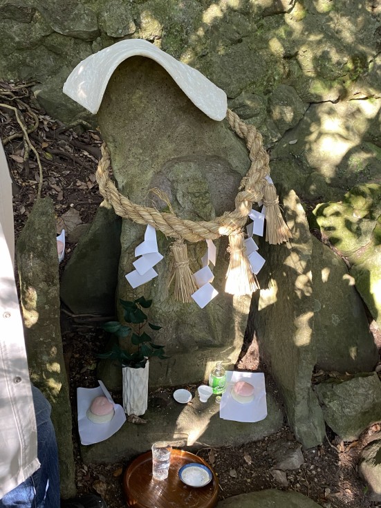 まちあげの際の猿田彦大神像庚申塔の画像