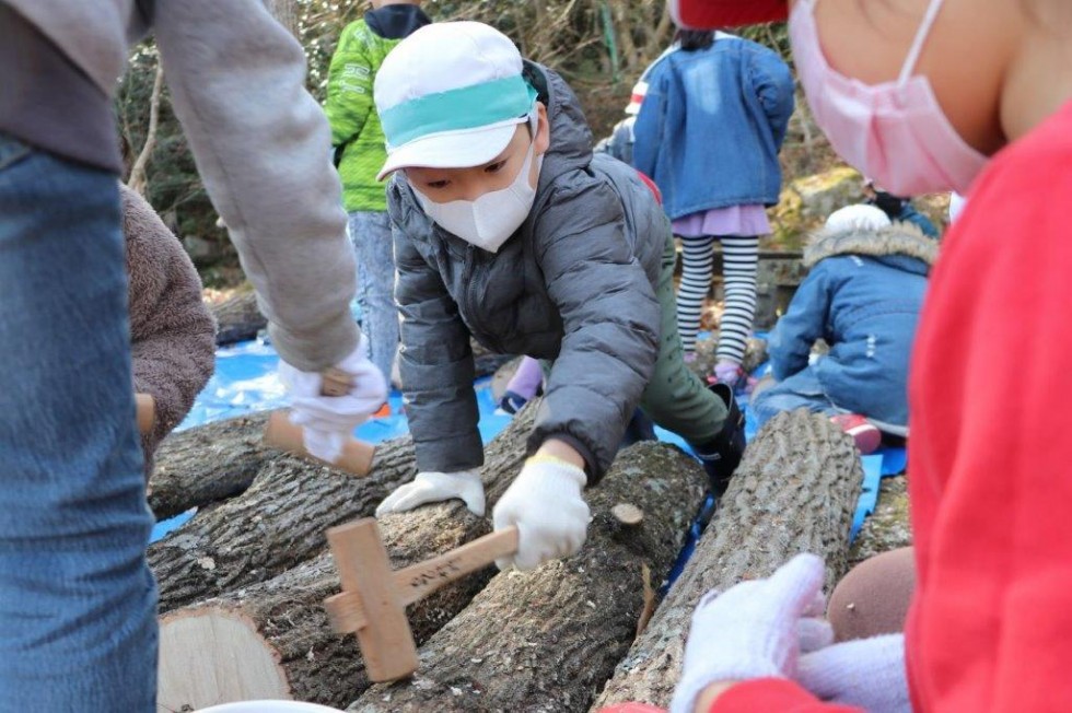 循環する農業を学ぶ　～もみじ村しいたけコマ打ち体験～の画像10