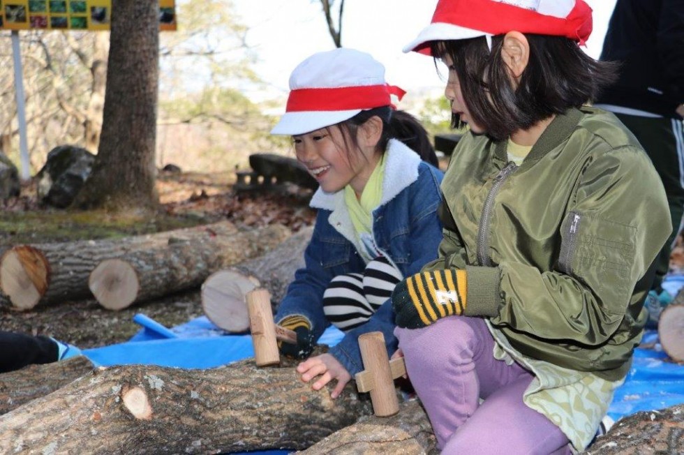 循環する農業を学ぶ　～もみじ村しいたけコマ打ち体験～の画像13