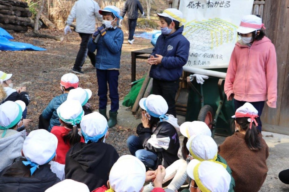 循環する農業を学ぶ　～もみじ村しいたけコマ打ち体験～の画像15