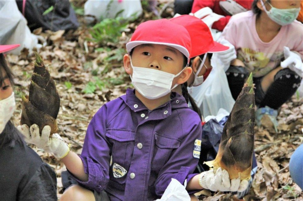 新緑の「千部もみじ村」でたけのこ掘り体験♪　－高田小学校－の画像11