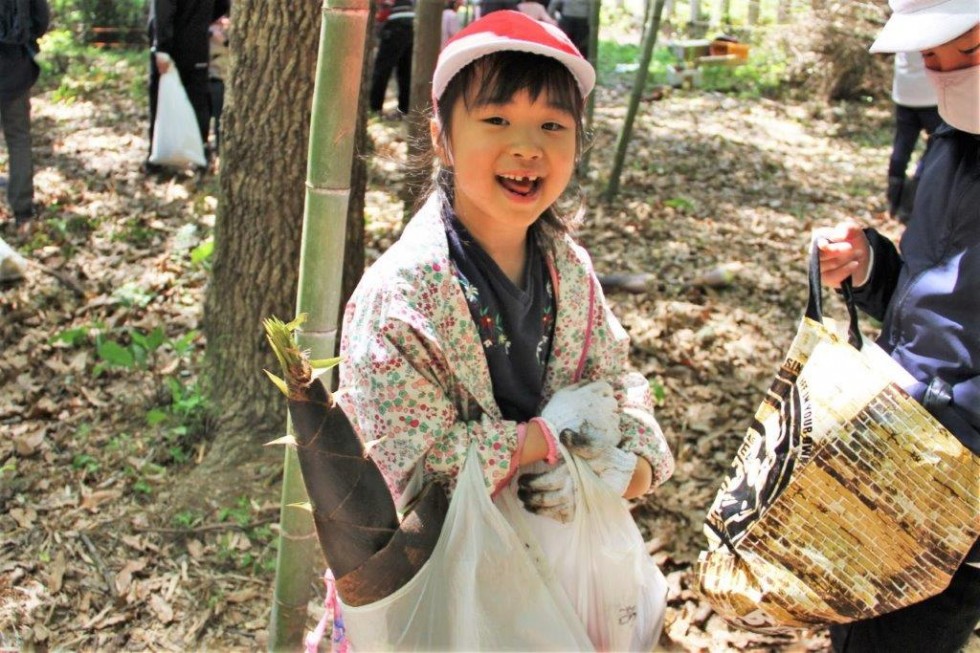 新緑の「千部もみじ村」でたけのこ掘り体験♪　－高田小学校－の画像17