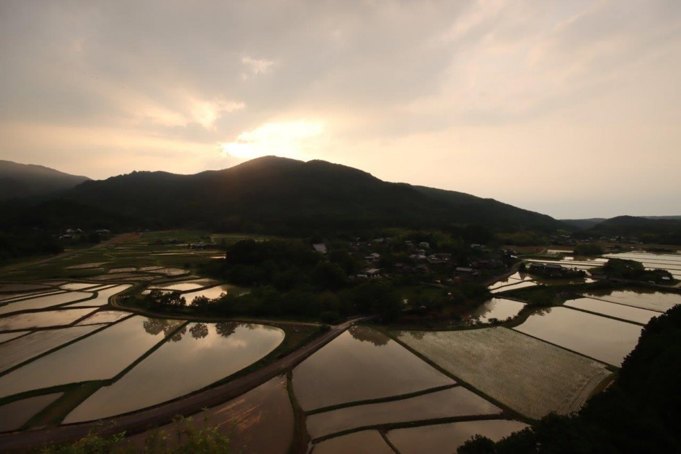 田染荘の田んぼに水が満たされました ～刻一刻と変化する夕陽が織りなす1，000年変わらない田園風景～の画像5