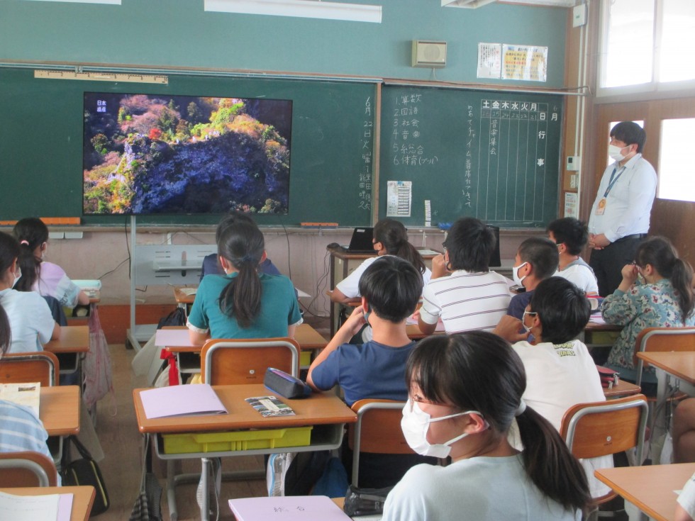 修正鬼会や六郷満山の修行「峯入り」などの一部を動画で見ていただきました。の画像