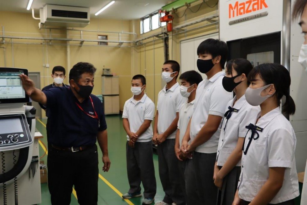 市内企業を高田高校生が見学　～まもなく就活始まります～の画像2