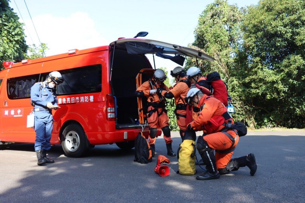 もしもの山岳事故に備えて　　　～　空と陸の合同山岳救助訓練を実施しました　～の画像4