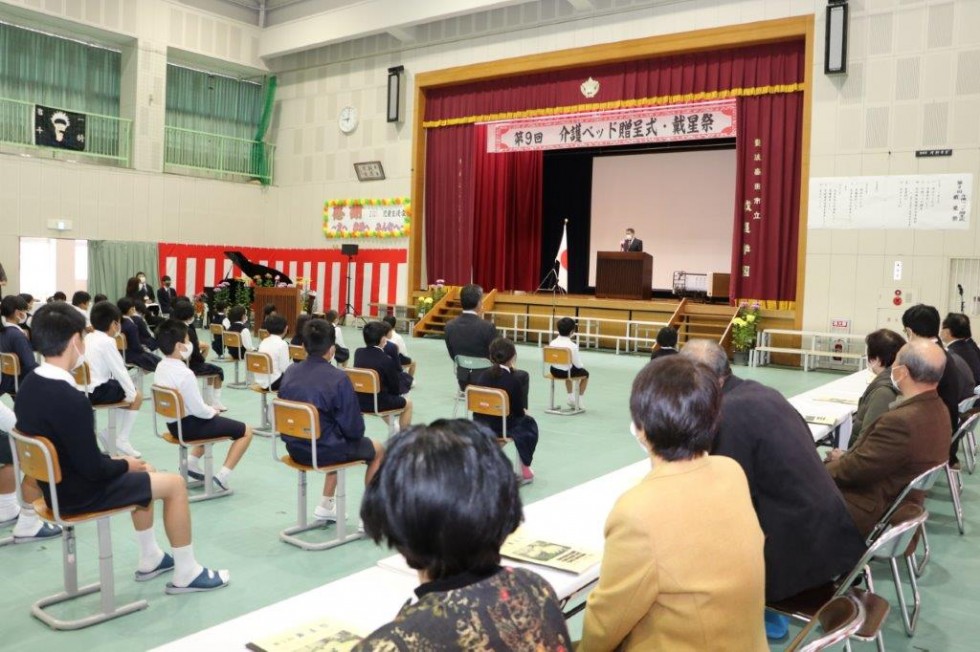 戴星学園で31年続く伝統　～アルミ缶回収の益金で介護ベッドを贈呈～の画像2