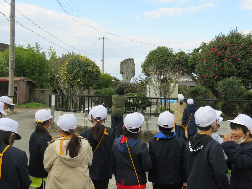 井上平四郎没後に建てられた石碑も桂陽校区内にあります。の画像