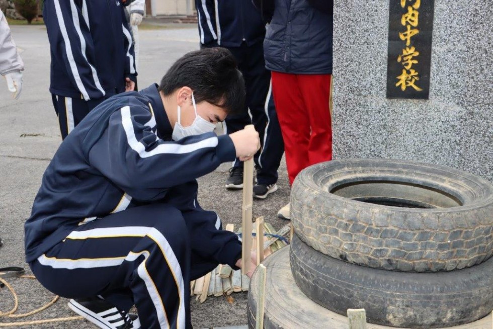 【河内中学校】地域の方と新年を迎える準備　“門松づくり”の画像2