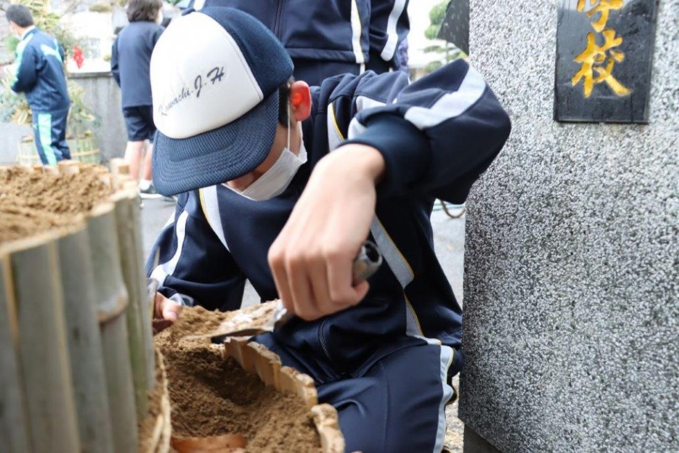 【河内中学校】地域の方と新年を迎える準備　“門松づくり”の画像4