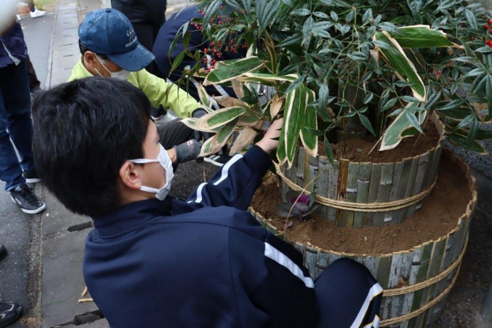 【河内中学校】地域の方と新年を迎える準備　“門松づくり”の画像9