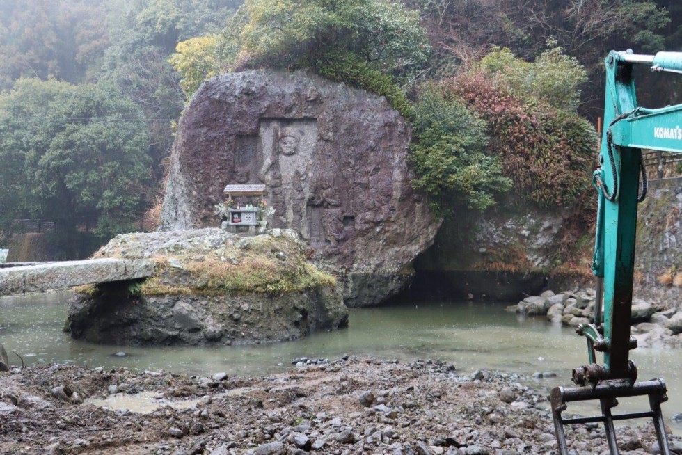 1300年の歴史をこれからも守り続けるため　～長岩屋川で藻の除去作業～の画像14