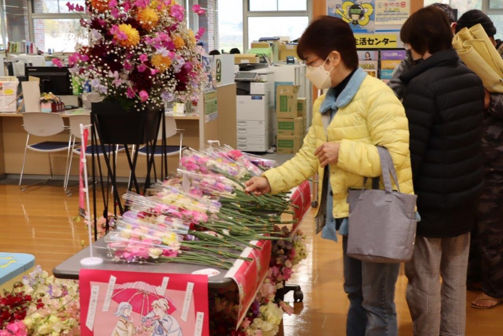 ミニ花束の無料配布が行われました　～世界で一番花を贈る日「フラワーバレンタイン」～の画像6