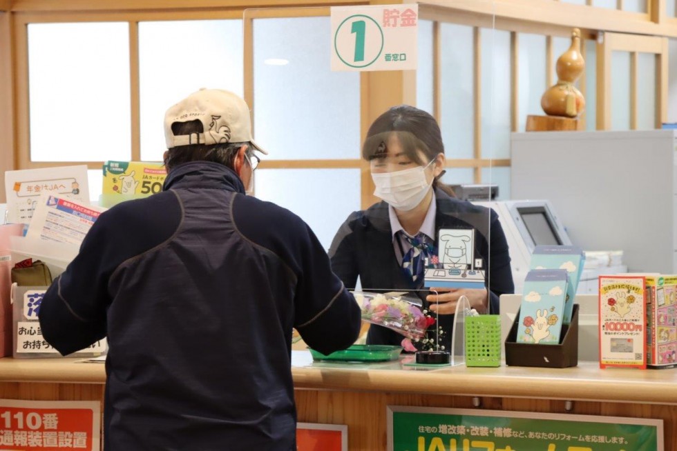 ミニ花束の無料配布が行われました　～世界で一番花を贈る日「フラワーバレンタイン」～の画像10