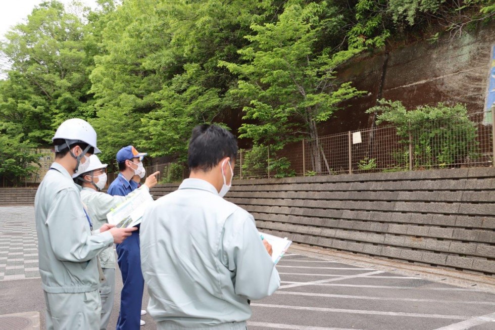 出水期に備え、災害危険箇所の点検と土嚢づくりを行いましたの画像1