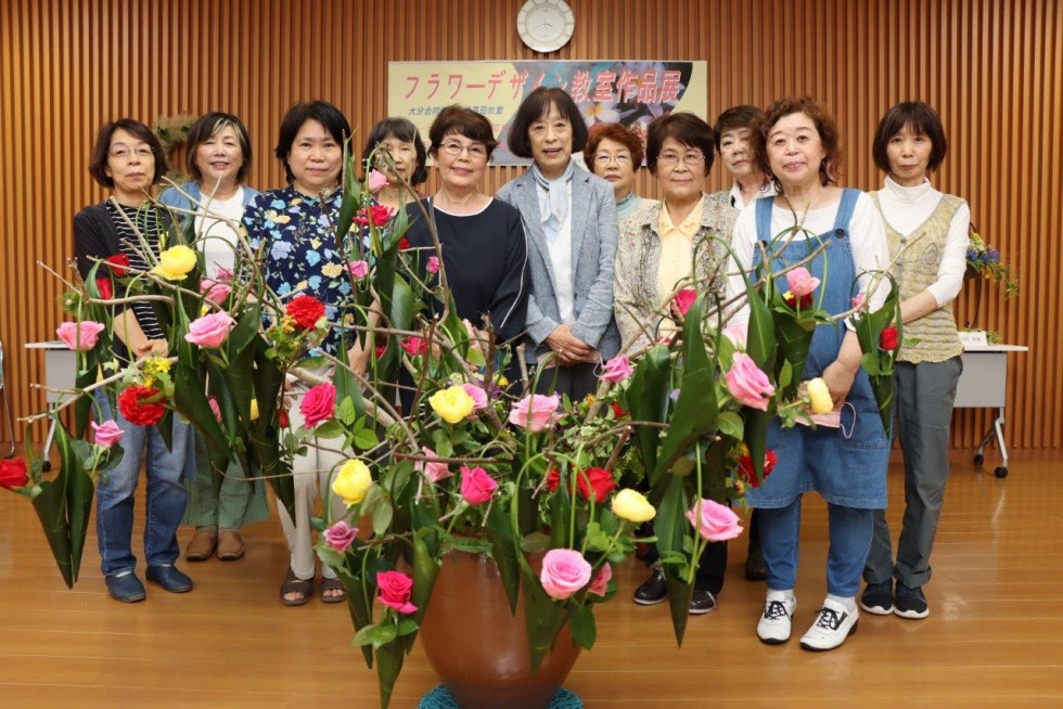 きれいなお花をどうぞ　～フラワーデザイン教室作品展～の画像1