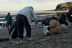 真玉海岸　ごみ拾い