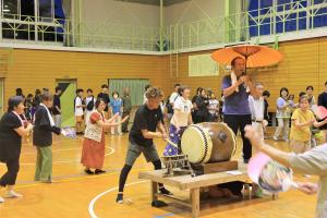盆踊り大会の様子